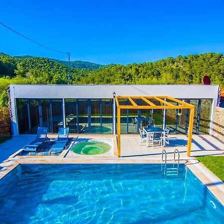 Jakuzili Kiralik Balayi Villasi * Kinali (Aegean)