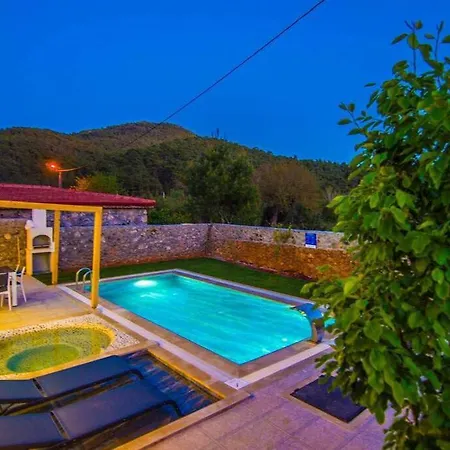 Jakuzili Kiralik Balayi Villasi * Kinali (Aegean)
