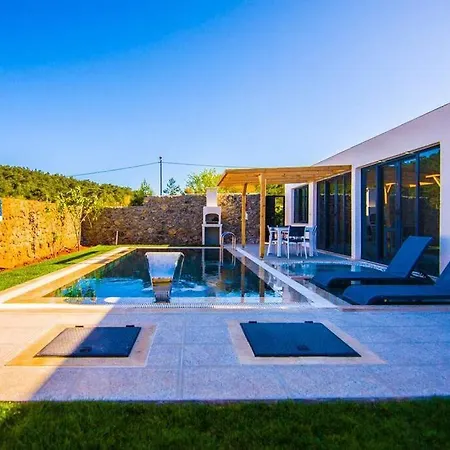 Villa Jakuzili Kiralik Balayi Villasi Kinali (Aegean)