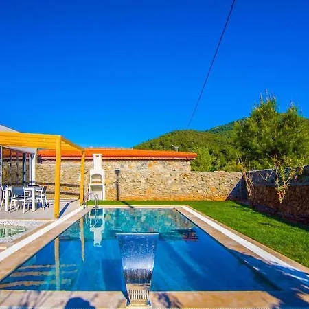 Villa Jakuzili Kiralik Balayi Villasi