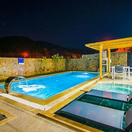 Villa Jakuzili Kiralik Balayi Villasi *